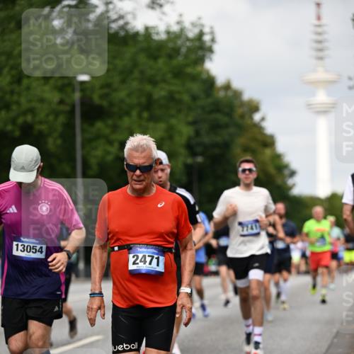 29.06.2025 - hella hamburg halbmarathon Dr. Thomas Lammeyer http://msf.ph/oto/8179916 29.06.2025 10:10:20 Kennedybrücke 1229, 1830, 1842, 1936, 2471, 2624, 3062, 4169, 4542, 5431, 6014, 7741, 8049, 8290, 8744, 8909, 9917, 10214, 10781 meine-sportfotos.de