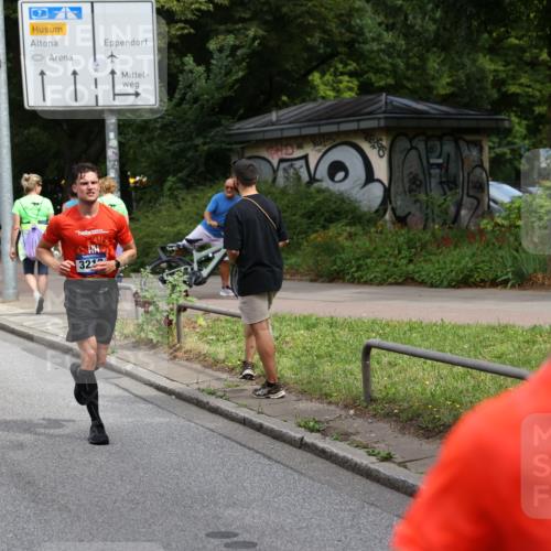 29.06.2025 - hella hamburg halbmarathon Yannick Fuchs http://msf.ph/oto/8179957 29.06.2025 10:42:47 20KM 1086, 1163, 1176, 1537, 1884, 1892, 1914, 2442, 3213, 4711, 5421, 6377, 6923, 7367, 8216, 8889, 8916, 9482, 9638, 9770, 10000, 11451, 11467, 12149, 12534, 12690, 12840, 14192, 14511, 14814, 14990, 15573, 15784, 15917, 15981, 16094, 16269, 17007, 17127, 17395, 17982, 18251, 18815, 18923, 19198 meine-sportfotos.de