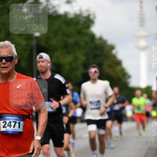 29.06.2025 - hella hamburg halbmarathon Dr. Thomas Lammeyer http://msf.ph/oto/8180017 29.06.2025 10:10:21 Kennedybrücke 1830, 1936, 2471, 2624, 3062, 4169, 4542, 5431, 6014, 7741, 8290, 8744, 8909, 9917, 10214, 10781 meine-sportfotos.de