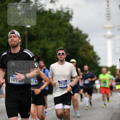 29.06.2025 - hella hamburg halbmarathon Dr. Thomas Lammeyer http://msf.ph/oto/8180041 29.06.2025 10:10:21 Kennedybrücke 1830, 1936, 2471, 2624, 3062, 4169, 4542, 5431, 6014, 7741, 8290, 8744, 8909, 9917, 10214, 10781 meine-sportfotos.de