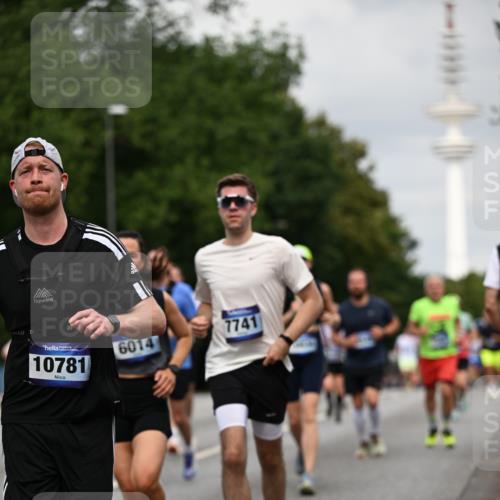 29.06.2025 - hella hamburg halbmarathon Dr. Thomas Lammeyer http://msf.ph/oto/8180048 29.06.2025 10:10:22 Kennedybrücke 1830, 1936, 2471, 2624, 3062, 4169, 4542, 5431, 6014, 7741, 8290, 8744, 8909, 9917, 10214, 10781 meine-sportfotos.de