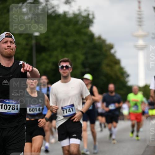 29.06.2025 - hella hamburg halbmarathon Dr. Thomas Lammeyer http://msf.ph/oto/8180065 29.06.2025 10:10:22 Kennedybrücke 1830, 1936, 2471, 2624, 3062, 4169, 4542, 5431, 6014, 7741, 8290, 8744, 8909, 9917, 10214, 10781 meine-sportfotos.de