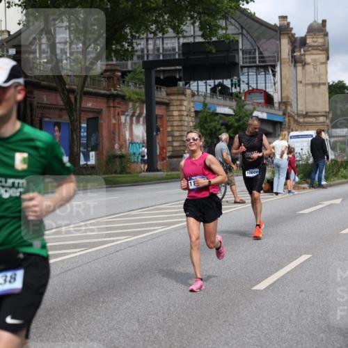 29.06.2025 - hella hamburg halbmarathon Yannick Fuchs http://msf.ph/oto/8180113 29.06.2025 10:42:49 20KM 1086, 1163, 1176, 1537, 1884, 1892, 1914, 2442, 3213, 4711, 5421, 6377, 6389, 6923, 7367, 8216, 8889, 8916, 9348, 9482, 9638, 9770, 10000, 11451, 11467, 12149, 12534, 12690, 12840, 13962, 14033, 14192, 14511, 14814, 14990, 15784, 15917, 15981, 16094, 16269, 17007, 17127, 17395, 17745, 17855, 17982, 18251, 18815, 18923, 19198 meine-sportfotos.de