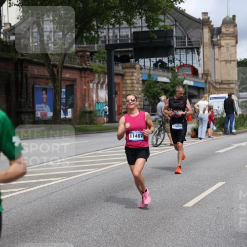 29.06.2025 - hella hamburg halbmarathon Yannick Fuchs http://msf.ph/oto/8180135 29.06.2025 10:42:49 20KM 1086, 1163, 1176, 1537, 1884, 1892, 1914, 2442, 3213, 4711, 5421, 6377, 6389, 6923, 7367, 8216, 8889, 8916, 9348, 9482, 9638, 9770, 10000, 11451, 11467, 12149, 12534, 12690, 12840, 13962, 14033, 14192, 14511, 14814, 14990, 15784, 15917, 15981, 16094, 16269, 17007, 17127, 17395, 17745, 17855, 17982, 18251, 18815, 18923, 19198 meine-sportfotos.de
