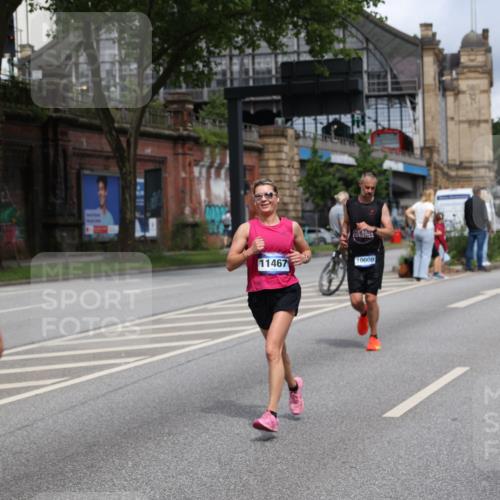 29.06.2025 - hella hamburg halbmarathon Yannick Fuchs http://msf.ph/oto/8180146 29.06.2025 10:42:50 20KM 1086, 1163, 1176, 1537, 1884, 1892, 2442, 3213, 4711, 5421, 6377, 6389, 6923, 8216, 8889, 8916, 9348, 9482, 9638, 9770, 10000, 11451, 11467, 12149, 12534, 12690, 12840, 13962, 14033, 14192, 14511, 14814, 14990, 15784, 15917, 15981, 16094, 16269, 17007, 17127, 17395, 17745, 17855, 17982, 18251, 18815, 18923, 19198 meine-sportfotos.de