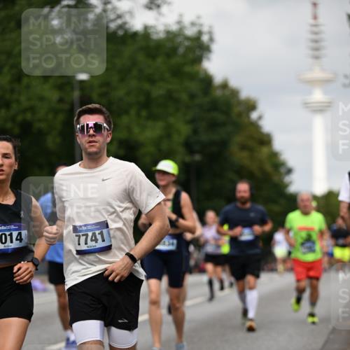 29.06.2025 - hella hamburg halbmarathon Dr. Thomas Lammeyer http://msf.ph/oto/8180174 29.06.2025 10:10:23 Kennedybrücke 1766, 1830, 1936, 2471, 2624, 3062, 4169, 4542, 5431, 6014, 7741, 8290, 8744, 8909, 10214, 10781 meine-sportfotos.de