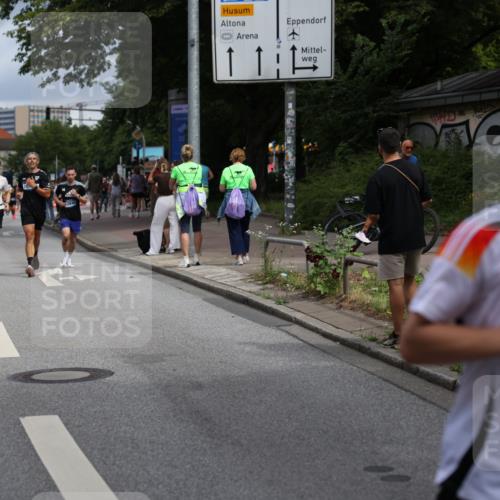 29.06.2025 - hella hamburg halbmarathon Yannick Fuchs http://msf.ph/oto/8180201 29.06.2025 10:42:50 20KM 1086, 1163, 1176, 1537, 1884, 1892, 2442, 3213, 4711, 5421, 6377, 6389, 6923, 8216, 8889, 8916, 9348, 9482, 9638, 9770, 10000, 11451, 11467, 12149, 12534, 12690, 12840, 13962, 14033, 14192, 14511, 14814, 14990, 15784, 15917, 15981, 16094, 16269, 17007, 17127, 17395, 17745, 17855, 17982, 18251, 18815, 18923, 19198 meine-sportfotos.de