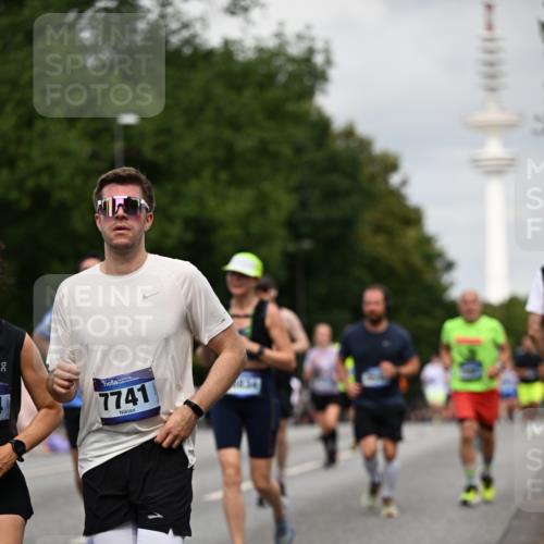 29.06.2025 - hella hamburg halbmarathon Dr. Thomas Lammeyer http://msf.ph/oto/8180211 29.06.2025 10:10:23 Kennedybrücke 1766, 1830, 1936, 2471, 2624, 3062, 4169, 4542, 5431, 6014, 7741, 8290, 8744, 8909, 10214, 10781 meine-sportfotos.de