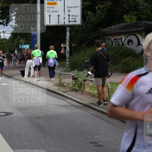 29.06.2025 - hella hamburg halbmarathon Yannick Fuchs http://msf.ph/oto/8180213 29.06.2025 10:42:50 20KM 1086, 1163, 1176, 1537, 1884, 1892, 2442, 3213, 4711, 5421, 6377, 6389, 6923, 8216, 8889, 8916, 9348, 9482, 9638, 9770, 10000, 11451, 11467, 12149, 12534, 12690, 12840, 13962, 14033, 14192, 14511, 14814, 14990, 15784, 15917, 15981, 16094, 16269, 17007, 17127, 17395, 17745, 17855, 17982, 18251, 18815, 18923, 19198 meine-sportfotos.de