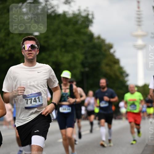 29.06.2025 - hella hamburg halbmarathon Dr. Thomas Lammeyer http://msf.ph/oto/8180220 29.06.2025 10:10:23 Kennedybrücke 1766, 1830, 1936, 2471, 2624, 3062, 4169, 4542, 5431, 6014, 7741, 8290, 8744, 8909, 10214, 10781 meine-sportfotos.de
