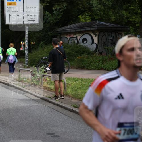 29.06.2025 - hella hamburg halbmarathon Yannick Fuchs http://msf.ph/oto/8180229 29.06.2025 10:42:50 20KM 1086, 1163, 1176, 1537, 1884, 1892, 2442, 3213, 4711, 5421, 6377, 6389, 6923, 8216, 8889, 8916, 9348, 9482, 9638, 9770, 10000, 11451, 11467, 12149, 12534, 12690, 12840, 13962, 14033, 14192, 14511, 14814, 14990, 15784, 15917, 15981, 16094, 16269, 17007, 17127, 17395, 17745, 17855, 17982, 18251, 18815, 18923, 19198 meine-sportfotos.de