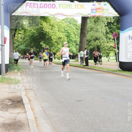 29.06.2025 - hella hamburg halbmarathon MichiJ http://msf.ph/oto/8180251 29.06.2025 10:17:11 Zwischen KM18-KM19 1065, 5344, 9097, 15136 meine-sportfotos.de