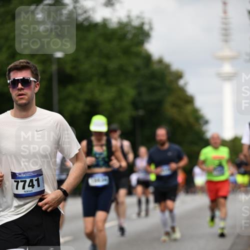 29.06.2025 - hella hamburg halbmarathon Dr. Thomas Lammeyer http://msf.ph/oto/8180269 29.06.2025 10:10:23 Kennedybrücke 1766, 1830, 1936, 2471, 2624, 3062, 4169, 4542, 5431, 6014, 7741, 8290, 8744, 8909, 10214, 10781 meine-sportfotos.de