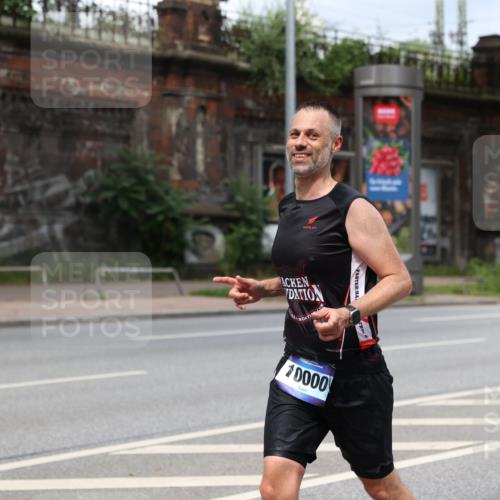 29.06.2025 - hella hamburg halbmarathon Yannick Fuchs http://msf.ph/oto/8180299 29.06.2025 10:42:53 20KM 1163, 1176, 1537, 1884, 1892, 2442, 3213, 3985, 4711, 5421, 6389, 6923, 8889, 8916, 9348, 9638, 9770, 10000, 11451, 11467, 12149, 12534, 12690, 12840, 13962, 14033, 14192, 14511, 14990, 15784, 15917, 15981, 16094, 17007, 17127, 17395, 17745, 17855, 17982, 18251, 18598, 18815, 18923 meine-sportfotos.de