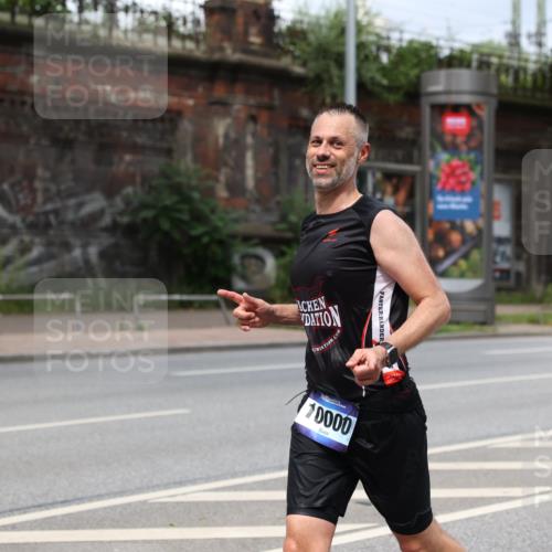 29.06.2025 - hella hamburg halbmarathon Yannick Fuchs http://msf.ph/oto/8180311 29.06.2025 10:42:53 20KM 1163, 1176, 1537, 1884, 1892, 2442, 3213, 3985, 4711, 5421, 6389, 6923, 8889, 8916, 9348, 9638, 9770, 10000, 11451, 11467, 12149, 12534, 12690, 12840, 13962, 14033, 14192, 14511, 14990, 15784, 15917, 15981, 16094, 17007, 17127, 17395, 17745, 17855, 17982, 18251, 18598, 18815, 18923 meine-sportfotos.de