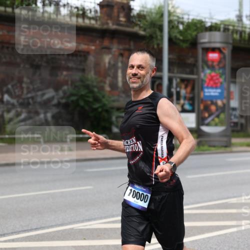 29.06.2025 - hella hamburg halbmarathon Yannick Fuchs http://msf.ph/oto/8180316 29.06.2025 10:42:53 20KM 1163, 1176, 1537, 1884, 1892, 2442, 3213, 3985, 4711, 5421, 6389, 6923, 8889, 8916, 9348, 9638, 9770, 10000, 11451, 11467, 12149, 12534, 12690, 12840, 13962, 14033, 14192, 14511, 14990, 15784, 15917, 15981, 16094, 17007, 17127, 17395, 17745, 17855, 17982, 18251, 18598, 18815, 18923 meine-sportfotos.de
