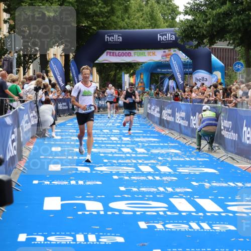 29.06.2025 - hella hamburg halbmarathon Zöllner http://msf.ph/oto/8180325 29.06.2025 10:31:09 Ziel 5826, 10929, 18177 meine-sportfotos.de