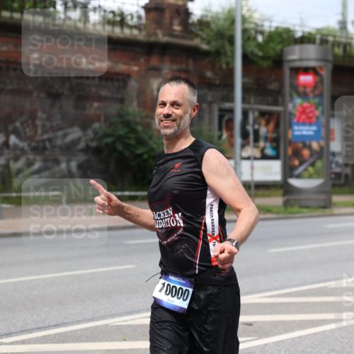 29.06.2025 - hella hamburg halbmarathon Yannick Fuchs http://msf.ph/oto/8180335 29.06.2025 10:42:53 20KM 1163, 1176, 1537, 1884, 1892, 2442, 3213, 3985, 4711, 5421, 6389, 6923, 8889, 8916, 9348, 9638, 9770, 10000, 11451, 11467, 12149, 12534, 12690, 12840, 13962, 14033, 14192, 14511, 14990, 15784, 15917, 15981, 16094, 17007, 17127, 17395, 17745, 17855, 17982, 18251, 18598, 18815, 18923 meine-sportfotos.de