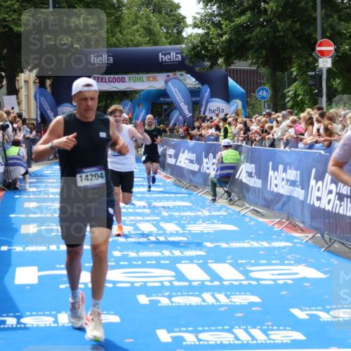 29.06.2025 - hella hamburg halbmarathon Zöllner http://msf.ph/oto/8180339 29.06.2025 10:39:54 Ziel 1603, 1975, 2525, 2563, 2573, 4766, 6149, 7981, 11714, 14204, 15744, 15813 meine-sportfotos.de