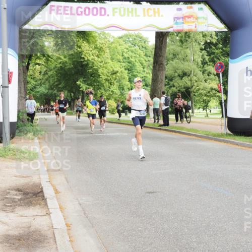 29.06.2025 - hella hamburg halbmarathon MichiJ http://msf.ph/oto/8180357 29.06.2025 10:17:12 Zwischen KM18-KM19 1065, 5344, 9097, 15136 meine-sportfotos.de