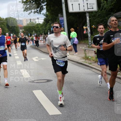29.06.2025 - hella hamburg halbmarathon Yannick Fuchs http://msf.ph/oto/8180371 29.06.2025 10:42:55 20KM 1163, 1176, 1537, 1884, 1892, 2260, 3213, 3985, 4711, 5421, 6389, 6923, 8889, 9348, 9638, 9661, 9770, 10000, 11451, 11467, 12149, 12534, 12690, 12840, 13009, 13183, 13450, 13962, 14033, 14192, 14511, 14990, 15384, 15784, 15917, 15981, 17007, 17127, 17395, 17745, 17855, 17982, 18251, 18598, 18815 meine-sportfotos.de