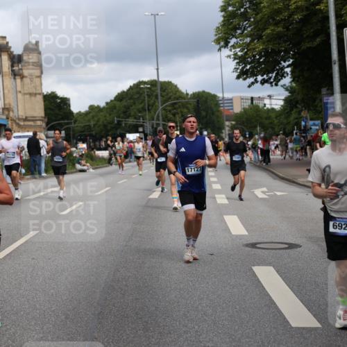 29.06.2025 - hella hamburg halbmarathon Yannick Fuchs http://msf.ph/oto/8180380 29.06.2025 10:42:55 20KM 1163, 1176, 1537, 1884, 1892, 2260, 3213, 3985, 4711, 5421, 6389, 6923, 8889, 9348, 9638, 9661, 9770, 10000, 11451, 11467, 12149, 12534, 12690, 12840, 13009, 13183, 13450, 13962, 14033, 14192, 14511, 14990, 15384, 15784, 15917, 15981, 17007, 17127, 17395, 17745, 17855, 17982, 18251, 18598, 18815 meine-sportfotos.de