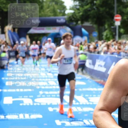 29.06.2025 - hella hamburg halbmarathon Zöllner http://msf.ph/oto/8180407 29.06.2025 10:39:55 Ziel 1603, 1975, 2525, 2563, 2573, 4766, 6149, 7981, 8574, 11714, 15813 meine-sportfotos.de