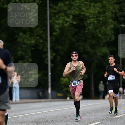 29.06.2025 - hella hamburg halbmarathon Dr. Thomas Lammeyer http://msf.ph/oto/8180426 29.06.2025 09:47:11 Kennedybrücke 1122, 1953, 2483, 3189, 3379, 5308, 9079, 9804, 10351, 11150 meine-sportfotos.de