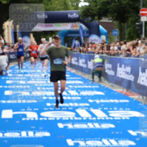 29.06.2025 - hella hamburg halbmarathon Zöllner http://msf.ph/oto/8180437 29.06.2025 10:31:14 Ziel 3201, 10017, 10298, 10929, 12232, 13754, 14450, 18177 meine-sportfotos.de