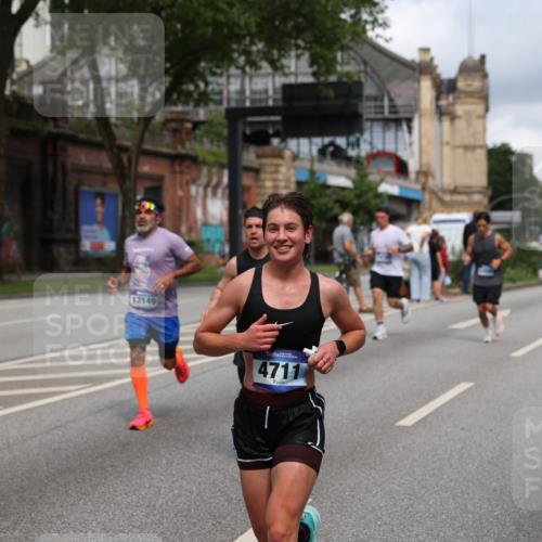 29.06.2025 - hella hamburg halbmarathon Yannick Fuchs http://msf.ph/oto/8180438 29.06.2025 10:42:56 20KM 1163, 1176, 1537, 1884, 1892, 2260, 3213, 3985, 4711, 4847, 4890, 5421, 6389, 6923, 8889, 9348, 9661, 9770, 10000, 11451, 11467, 12149, 12534, 12690, 12840, 13009, 13183, 13450, 13962, 14033, 14192, 14511, 14990, 15384, 15784, 15917, 15981, 17007, 17127, 17395, 17745, 17855, 17982, 18251, 18598, 18815, 18887 meine-sportfotos.de