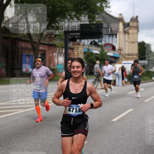 29.06.2025 - hella hamburg halbmarathon Yannick Fuchs http://msf.ph/oto/8180450 29.06.2025 10:42:56 20KM 1163, 1176, 1537, 1884, 1892, 2260, 3213, 3985, 4711, 4847, 4890, 5421, 6389, 6923, 8889, 9348, 9661, 9770, 10000, 11451, 11467, 12149, 12534, 12690, 12840, 13009, 13183, 13450, 13962, 14033, 14192, 14511, 14990, 15384, 15784, 15917, 15981, 17007, 17127, 17395, 17745, 17855, 17982, 18251, 18598, 18815, 18887 meine-sportfotos.de