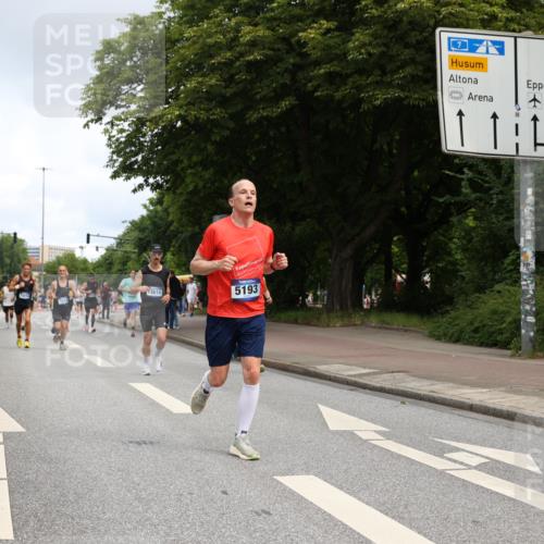 29.06.2025 - hella hamburg halbmarathon Yannick Fuchs http://msf.ph/oto/8180483 29.06.2025 10:28:38 20KM 1053, 1396, 1743, 2243, 2879, 4246, 5193, 6305, 8312, 9345, 10865, 11227, 12595, 13066, 13493, 13494, 13618, 13771, 14289, 14310, 14549, 14784, 15268, 15326, 15887, 16148, 16243, 16724, 16755, 17191, 17489, 18099, 18906 meine-sportfotos.de