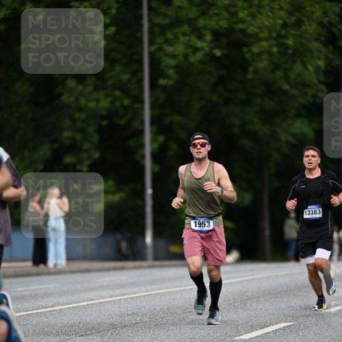 29.06.2025 - hella hamburg halbmarathon Dr. Thomas Lammeyer http://msf.ph/oto/8180496 29.06.2025 09:47:11 Kennedybrücke 1122, 1953, 2483, 3189, 3379, 5308, 9079, 9804, 10351, 11150 meine-sportfotos.de