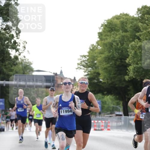 29.06.2025 - hella hamburg halbmarathon Jannik Wohlers http://msf.ph/oto/8180506 29.06.2025 09:42:37 Lombardsbrücke 4338, 5301, 9097, 9385, 11228, 11994, 12341, 12529, 12992, 13346, 14728, 18037, 18740, 19076 meine-sportfotos.de