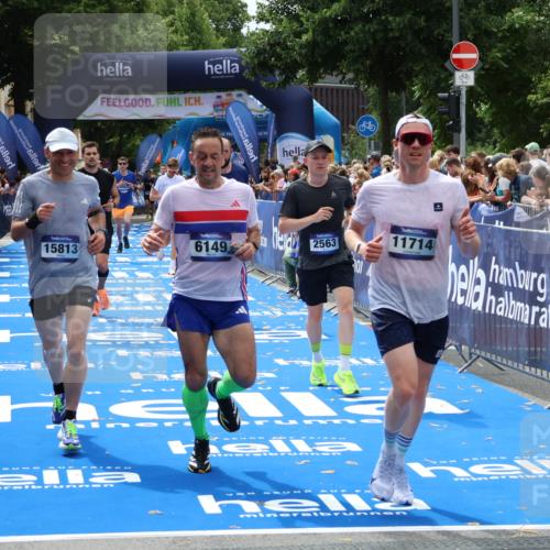 29.06.2025 - hella hamburg halbmarathon Zöllner http://msf.ph/oto/8180531 29.06.2025 10:39:59 Ziel 1603, 2563, 2573, 3626, 4766, 5375, 6149, 7981, 8467, 8574, 11714, 15421, 15813 meine-sportfotos.de