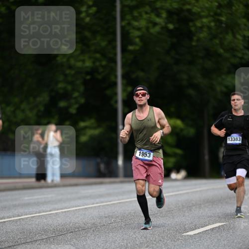 29.06.2025 - hella hamburg halbmarathon Dr. Thomas Lammeyer http://msf.ph/oto/8180568 29.06.2025 09:47:11 Kennedybrücke 1122, 1953, 2483, 3189, 3379, 5308, 9079, 9804, 10351, 11150 meine-sportfotos.de