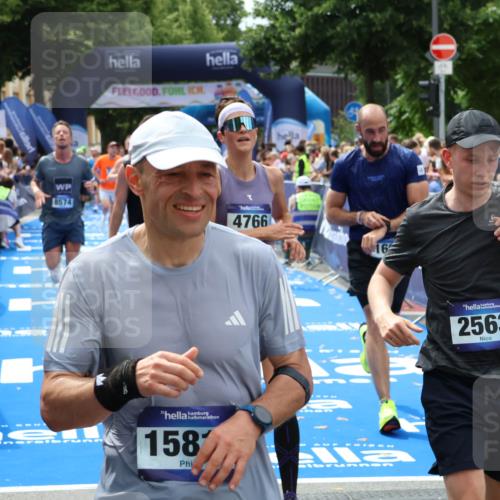 29.06.2025 - hella hamburg halbmarathon Zöllner http://msf.ph/oto/8180610 29.06.2025 10:40:01 Ziel 1603, 2563, 3626, 4766, 5050, 5375, 6080, 7981, 8467, 8574, 15421 meine-sportfotos.de