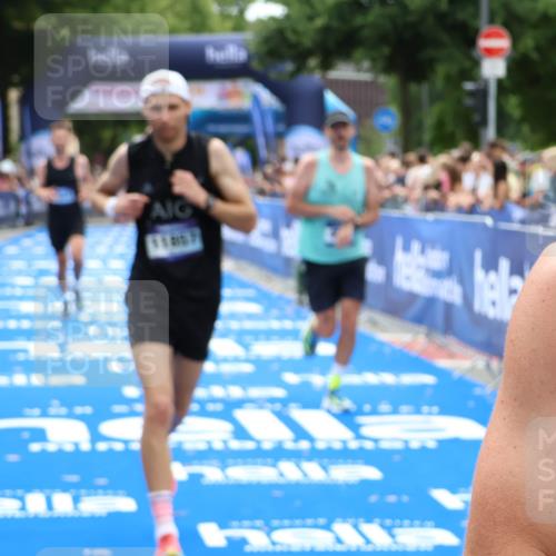 29.06.2025 - hella hamburg halbmarathon Zöllner http://msf.ph/oto/8180658 29.06.2025 10:31:23 Ziel 3955, 4812, 11857, 14450, 14548, 19042 meine-sportfotos.de