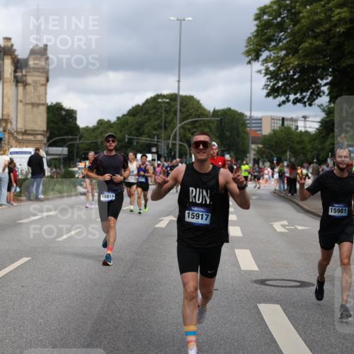 29.06.2025 - hella hamburg halbmarathon Yannick Fuchs http://msf.ph/oto/8180703 29.06.2025 10:42:58 20KM 1163, 1176, 1537, 1892, 2260, 3985, 4711, 4847, 4890, 5421, 6389, 6923, 8889, 9348, 9661, 9770, 10000, 11451, 12149, 12534, 12690, 12840, 13009, 13183, 13450, 13962, 14033, 14192, 14511, 14990, 15384, 15784, 15917, 15981, 16592, 17127, 17395, 17745, 17855, 17982, 18251, 18598, 18815, 18887 meine-sportfotos.de