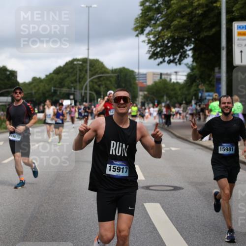 29.06.2025 - hella hamburg halbmarathon Yannick Fuchs http://msf.ph/oto/8180725 29.06.2025 10:42:58 20KM 1163, 1176, 1537, 1892, 2260, 3985, 4711, 4847, 4890, 5421, 6389, 6923, 8889, 9348, 9661, 9770, 10000, 11451, 12149, 12534, 12690, 12840, 13009, 13183, 13450, 13962, 14033, 14192, 14511, 14990, 15384, 15784, 15917, 15981, 16592, 17127, 17395, 17745, 17855, 17982, 18251, 18598, 18815, 18887 meine-sportfotos.de