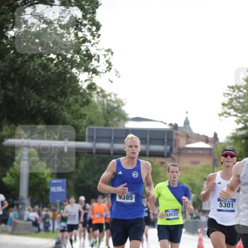29.06.2025 - hella hamburg halbmarathon Jannik Wohlers http://msf.ph/oto/8180788 29.06.2025 09:42:39 Lombardsbrücke 4338, 5301, 9097, 9385, 11994, 12341, 12529, 12992, 13346, 14728, 18037, 18740, 19076 meine-sportfotos.de