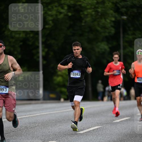 29.06.2025 - hella hamburg halbmarathon Dr. Thomas Lammeyer http://msf.ph/oto/8180794 29.06.2025 09:47:13 Kennedybrücke 1122, 1953, 2483, 3189, 3379, 5308, 5344, 7231, 7793, 9079, 10173, 10351, 11150 meine-sportfotos.de