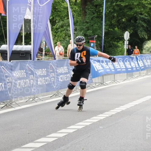 29.06.2025 - hella hamburg halbmarathon Strokosch-Dieckow http://msf.ph/oto/8180797 29.06.2025 09:21:48 Ziel 20067, 20068, 20070, 20352 meine-sportfotos.de