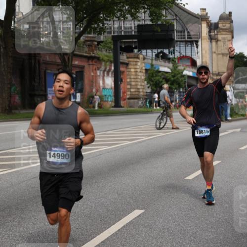 29.06.2025 - hella hamburg halbmarathon Yannick Fuchs http://msf.ph/oto/8180799 29.06.2025 10:42:59 20KM 1163, 1176, 1537, 1892, 2260, 3985, 4711, 4847, 4890, 5421, 6389, 6923, 8889, 9348, 9661, 9770, 10000, 11451, 12149, 12534, 12690, 12840, 13009, 13183, 13450, 13962, 14033, 14192, 14511, 14990, 15384, 15784, 15917, 15981, 16592, 17127, 17395, 17745, 17855, 17982, 18251, 18598, 18815, 18887 meine-sportfotos.de