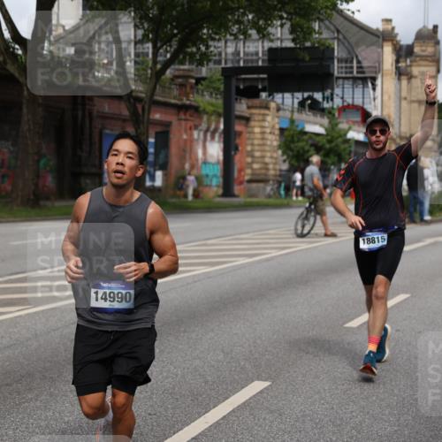 29.06.2025 - hella hamburg halbmarathon Yannick Fuchs http://msf.ph/oto/8180805 29.06.2025 10:42:59 20KM 1163, 1176, 1537, 1892, 2260, 3985, 4711, 4847, 4890, 5421, 6389, 6923, 8889, 9348, 9661, 9770, 10000, 11451, 12149, 12534, 12690, 12840, 13009, 13183, 13450, 13962, 14033, 14192, 14511, 14990, 15384, 15784, 15917, 15981, 16592, 17127, 17395, 17745, 17855, 17982, 18251, 18598, 18815, 18887 meine-sportfotos.de