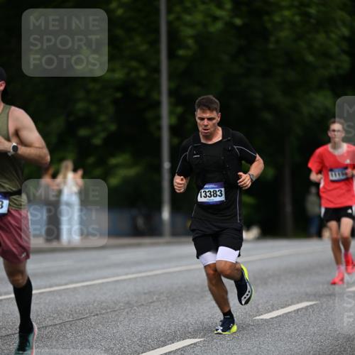 29.06.2025 - hella hamburg halbmarathon Dr. Thomas Lammeyer http://msf.ph/oto/8180836 29.06.2025 09:47:13 Kennedybrücke 1122, 1953, 2483, 3189, 3379, 5308, 5344, 7231, 7793, 9079, 10173, 10351, 11150 meine-sportfotos.de
