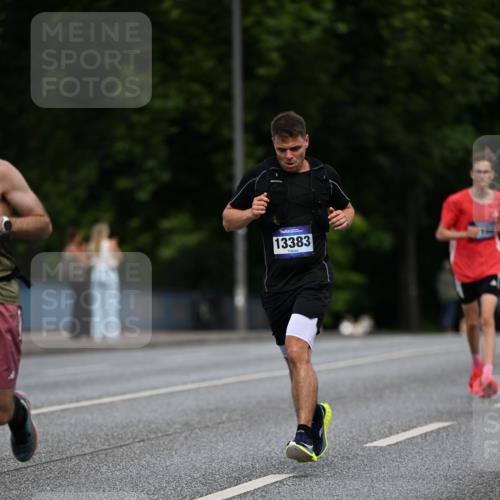 29.06.2025 - hella hamburg halbmarathon Dr. Thomas Lammeyer http://msf.ph/oto/8180879 29.06.2025 09:47:13 Kennedybrücke 1122, 1953, 2483, 3189, 3379, 5308, 5344, 7231, 7793, 9079, 10173, 10351, 11150 meine-sportfotos.de