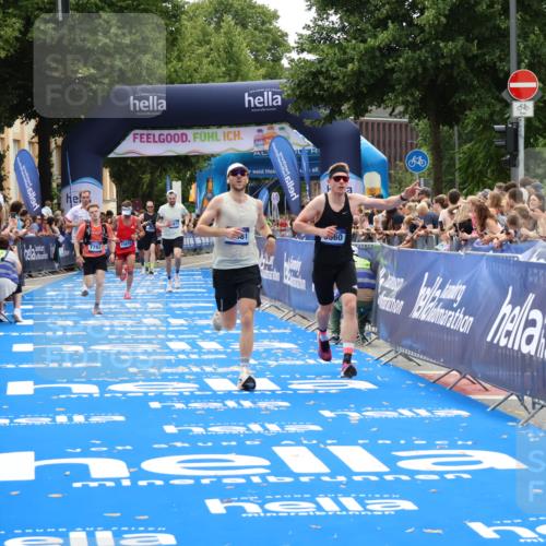29.06.2025 - hella hamburg halbmarathon Zöllner http://msf.ph/oto/8180892 29.06.2025 10:31:39 Ziel 5660, 7793, 12681, 13606, 13617, 15835 meine-sportfotos.de