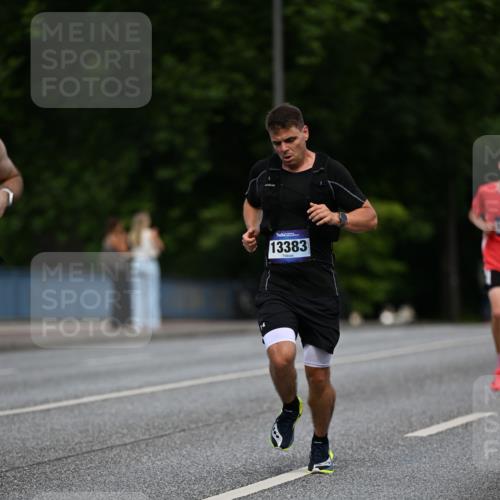 29.06.2025 - hella hamburg halbmarathon Dr. Thomas Lammeyer http://msf.ph/oto/8180903 29.06.2025 09:47:14 Kennedybrücke 1122, 1953, 3189, 3379, 5308, 5344, 7231, 7793, 9079, 10173, 11150 meine-sportfotos.de