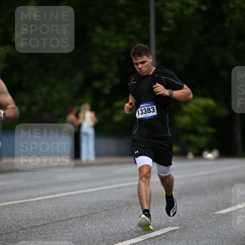 29.06.2025 - hella hamburg halbmarathon Dr. Thomas Lammeyer http://msf.ph/oto/8180918 29.06.2025 09:47:14 Kennedybrücke 1122, 1953, 3189, 3379, 5308, 5344, 7231, 7793, 9079, 10173, 11150 meine-sportfotos.de